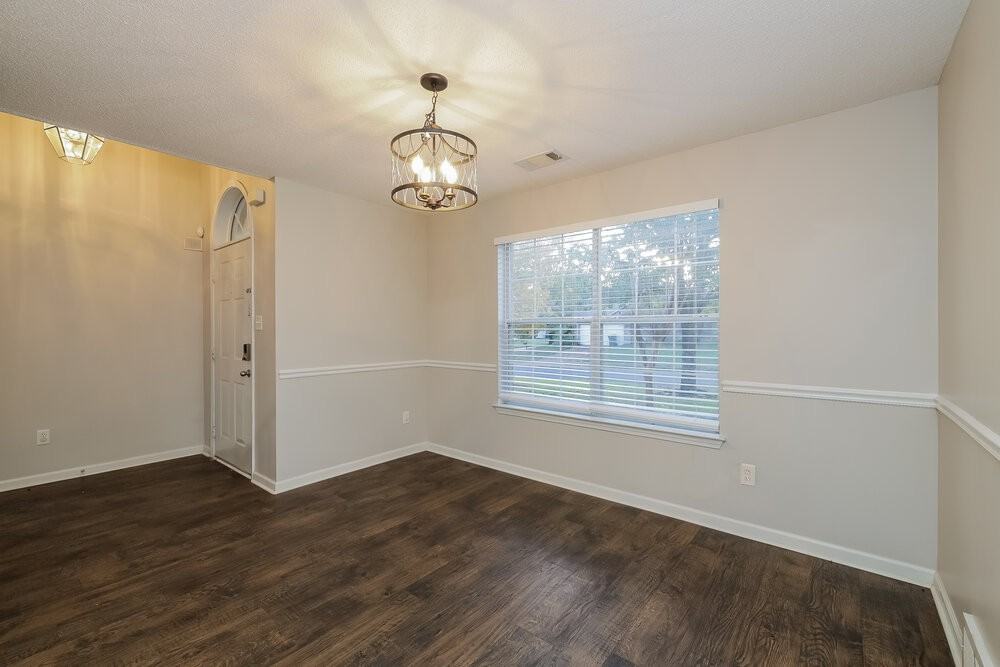 375 Dogwood Spring Dr - Photo 6 of 17