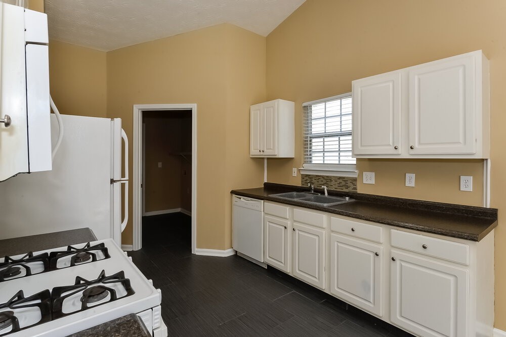 2330 Glen Chase Ln - Photo 6 of 16