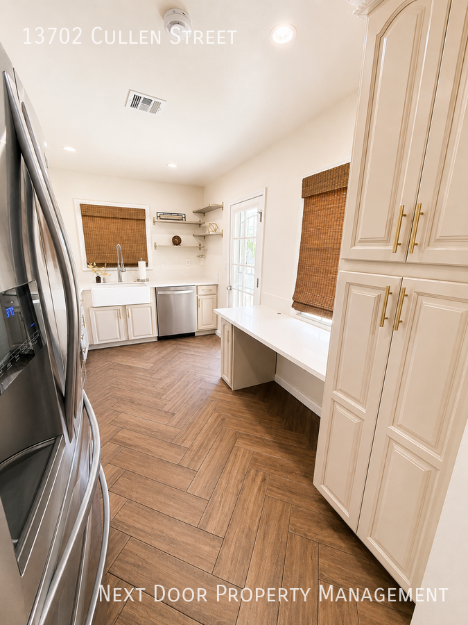 13702 Cullen St - Photo 3 of 30