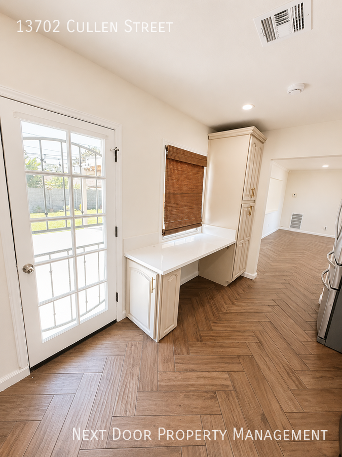 13702 Cullen St - Photo 4 of 30