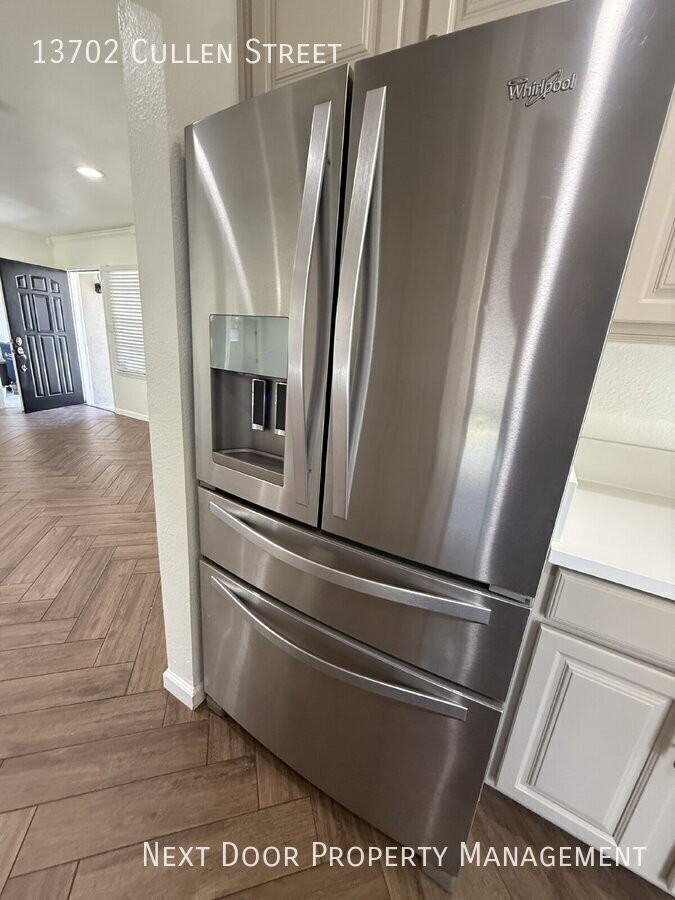 13702 Cullen St - Photo 6 of 30