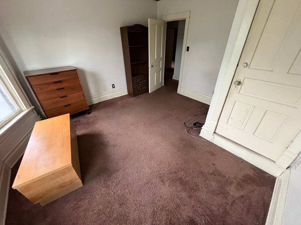 380 S Chestnut St - Photo 5 of 13
