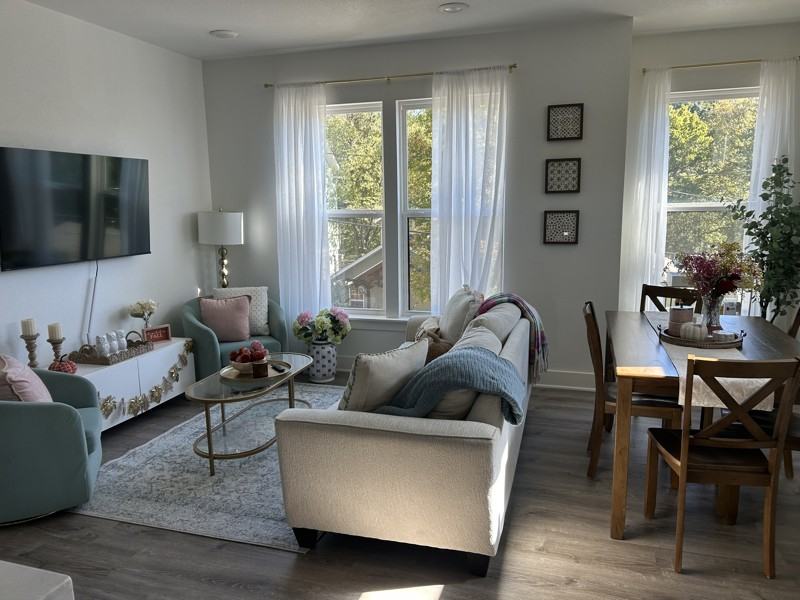 121 N Washington Ave - Photo 3 of 16