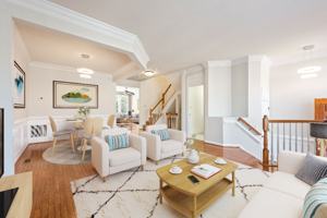 featured image of 43009 Chathill Ter