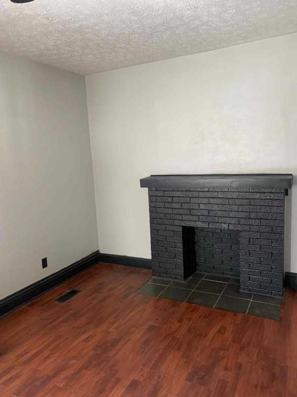 813 11th St W - Photo 4 of 20