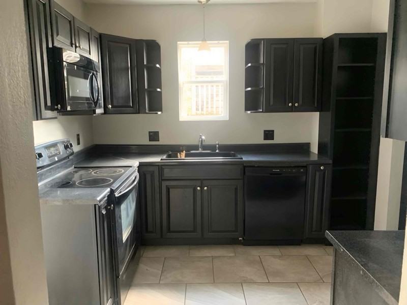 813 11th St W - Photo 5 of 20