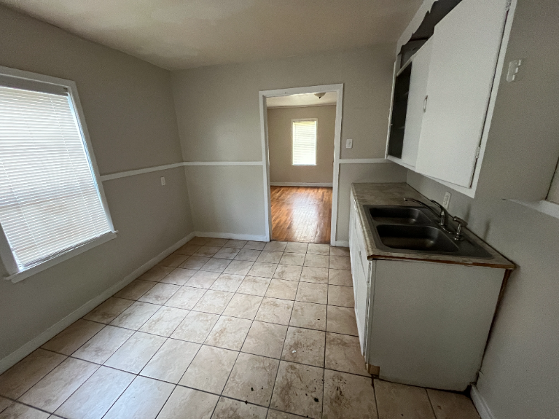 273 W Essex Ave - Photo 5 of 12