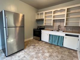 featured image of 616 1/2 W Lee Ave