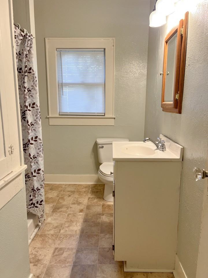 616 1/2 W Lee Ave - Photo 5 of 5