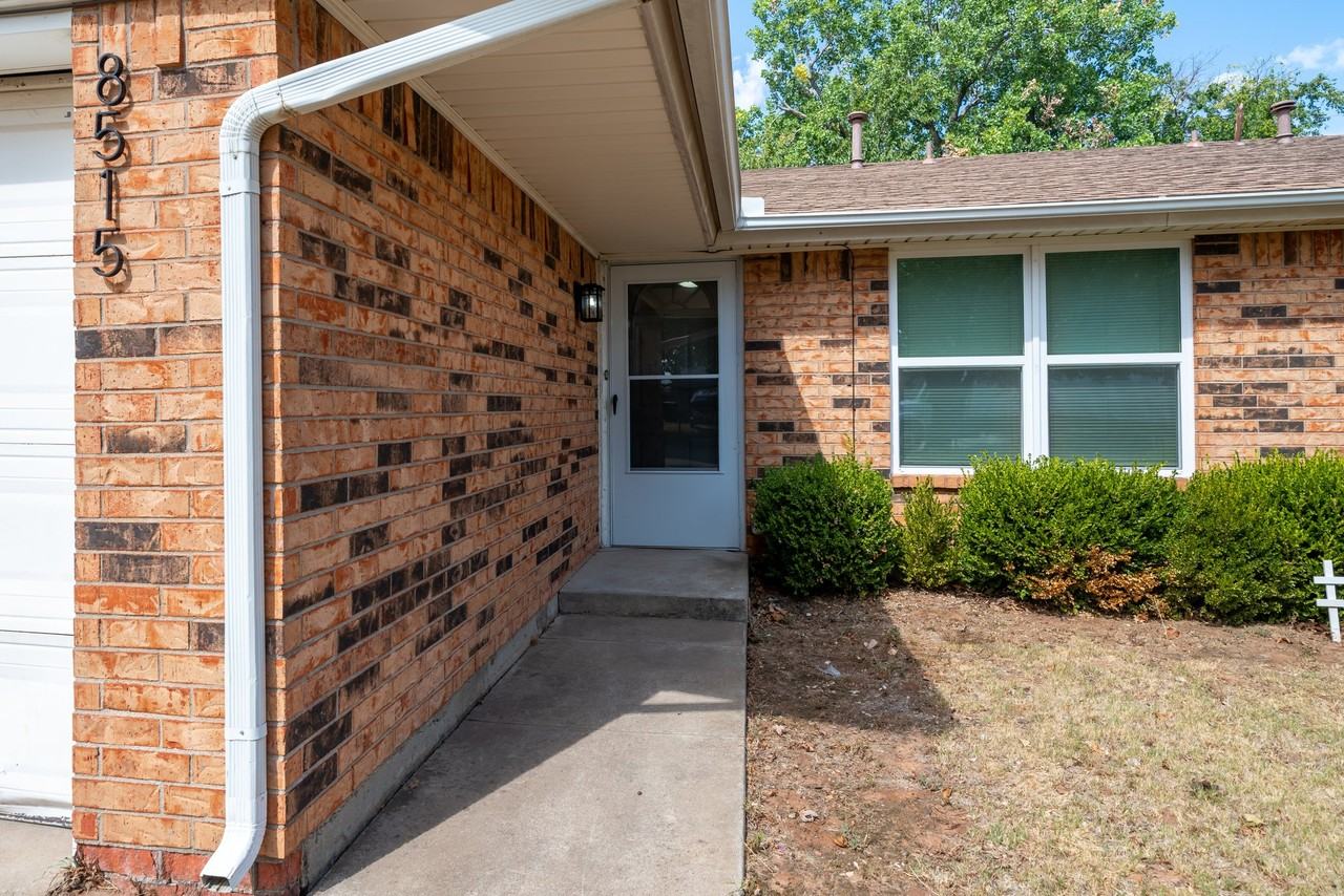 8515 Wakefield St - Photo 2 of 20