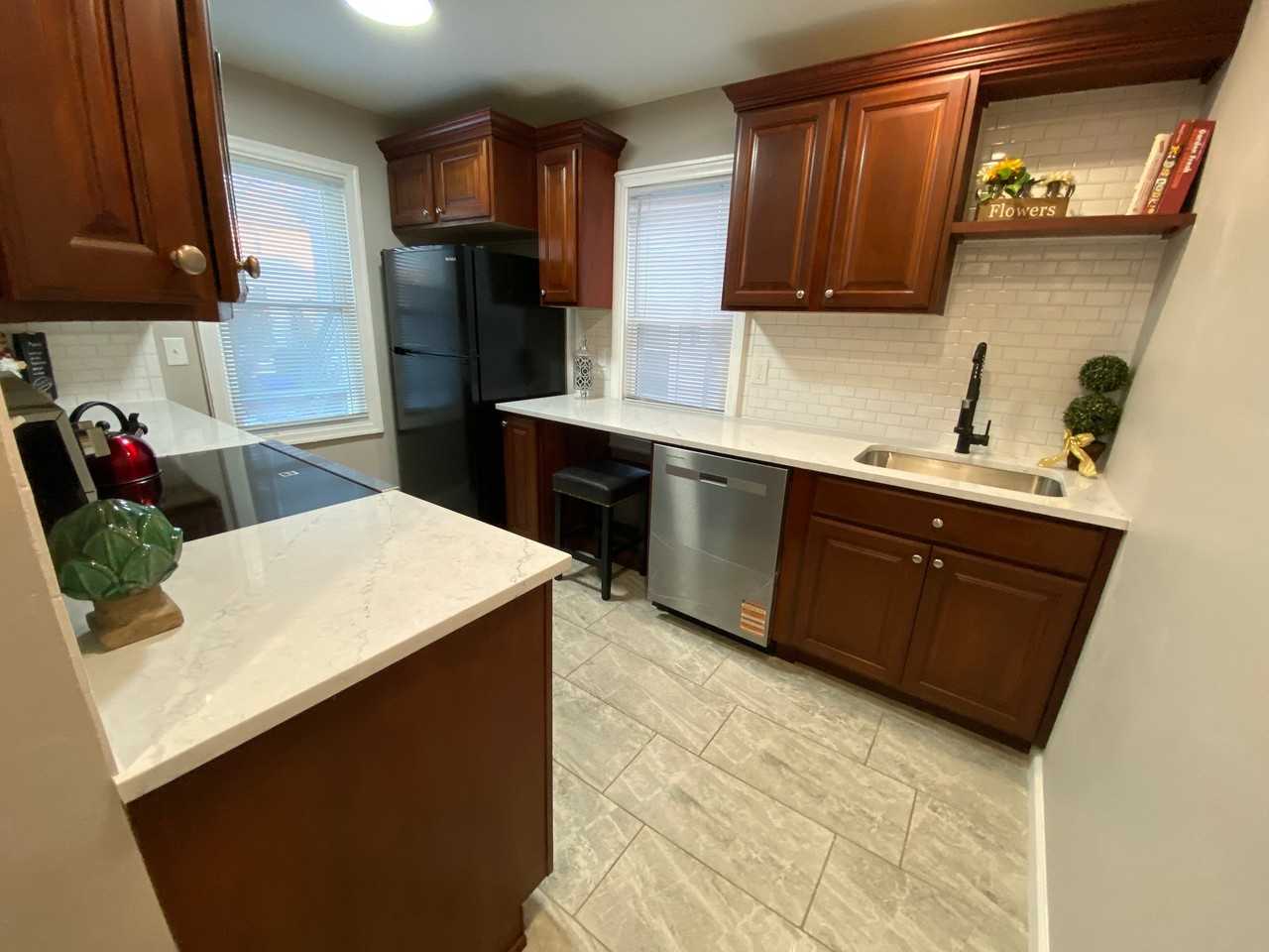50 Lupton Ave - Photo 4 of 8