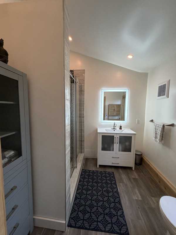 7711 Owensmouth Ave #A - Photo 4 of 21