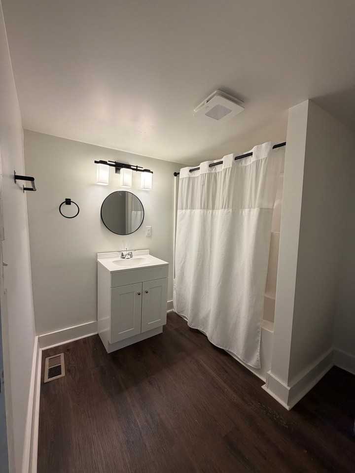1817 N Evans Ave - Photo 5 of 9