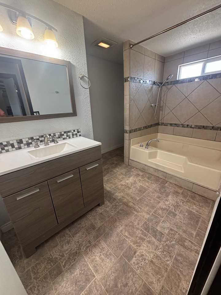 3212 E Carey Ave - Photo 2 of 17