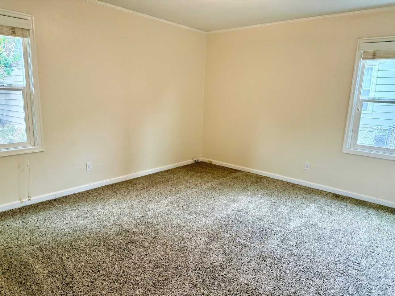 2010 Ne 77th Ave - Photo 7 of 12