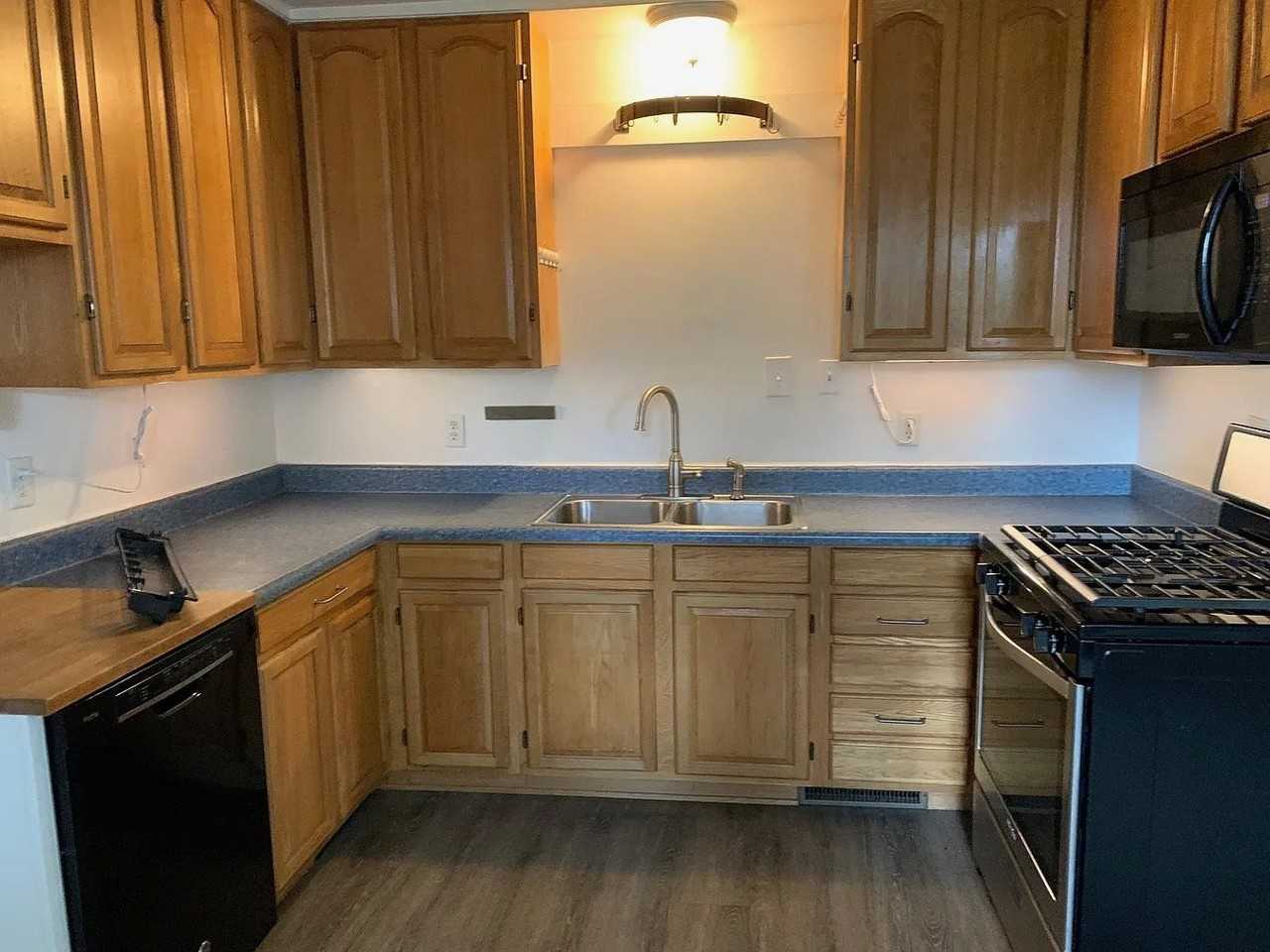 1521 Blake St - Photo 3 of 11