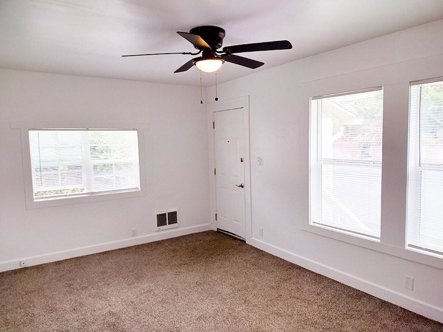 441 Sw 7th St - Photo 4 of 24