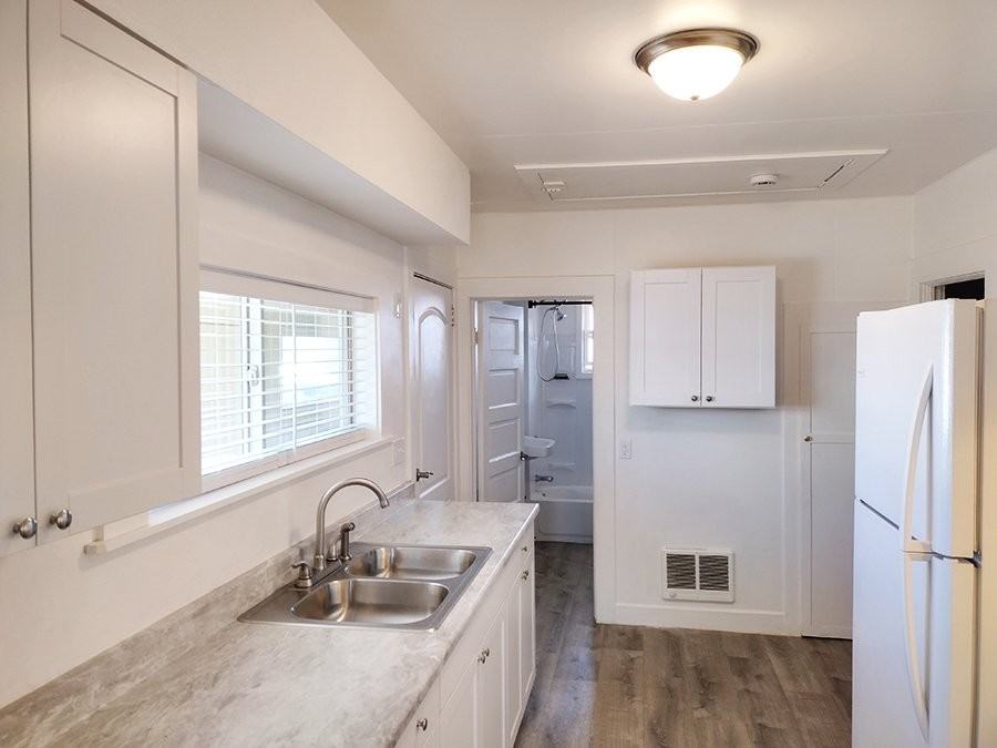 441 Sw 7th St - Photo 6 of 24