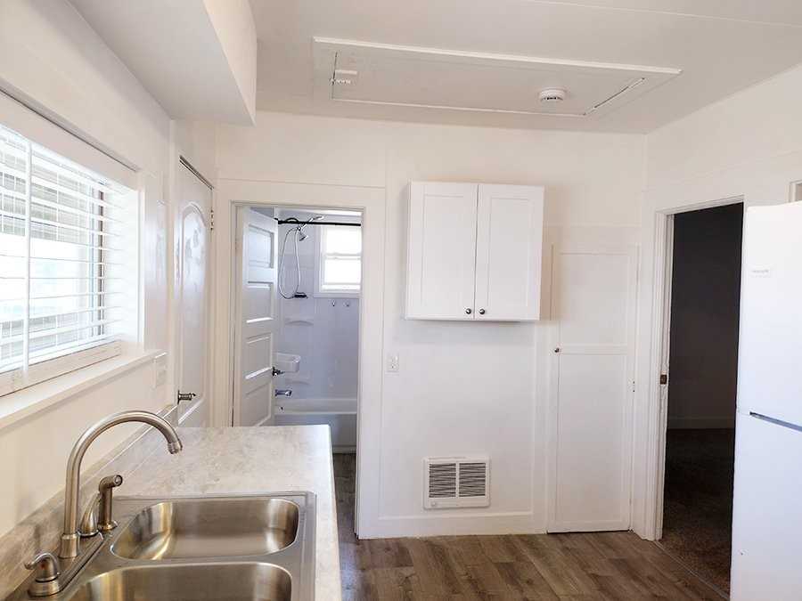 441 Sw 7th St - Photo 7 of 24