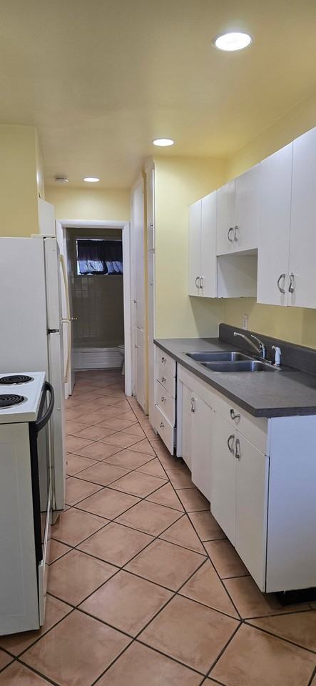 903 E Laird Ave - Photo 4 of 12