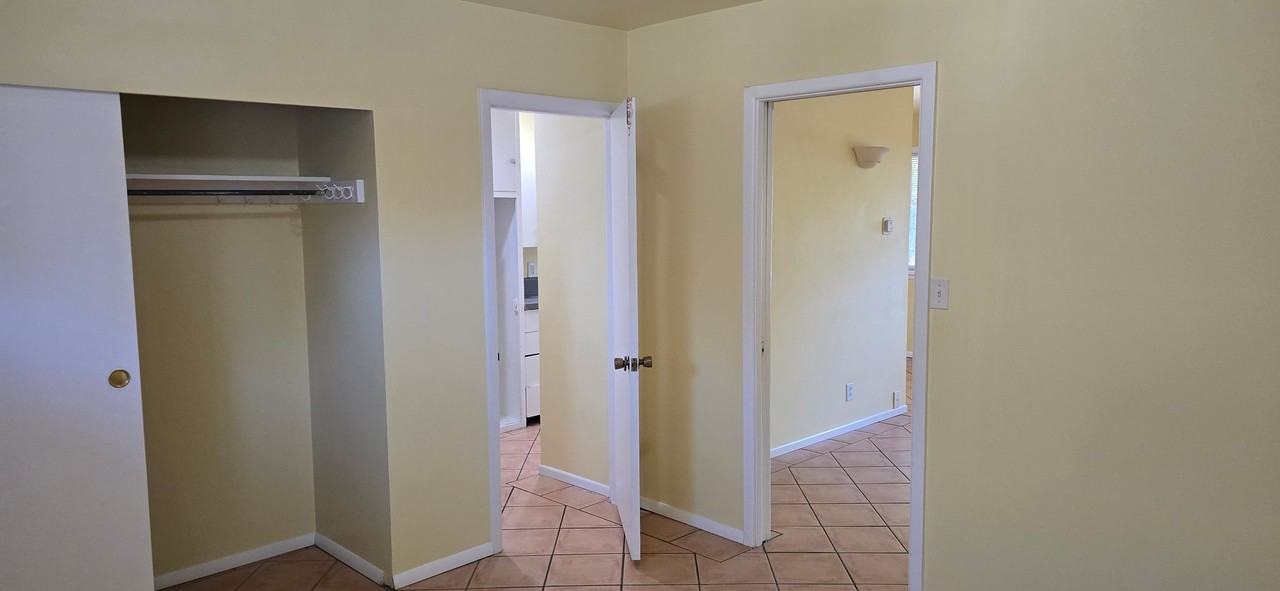903 E Laird Ave - Photo 7 of 12