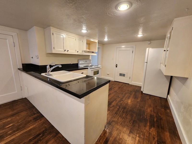 266 E 6th Ave #1 - Photo 3 of 10