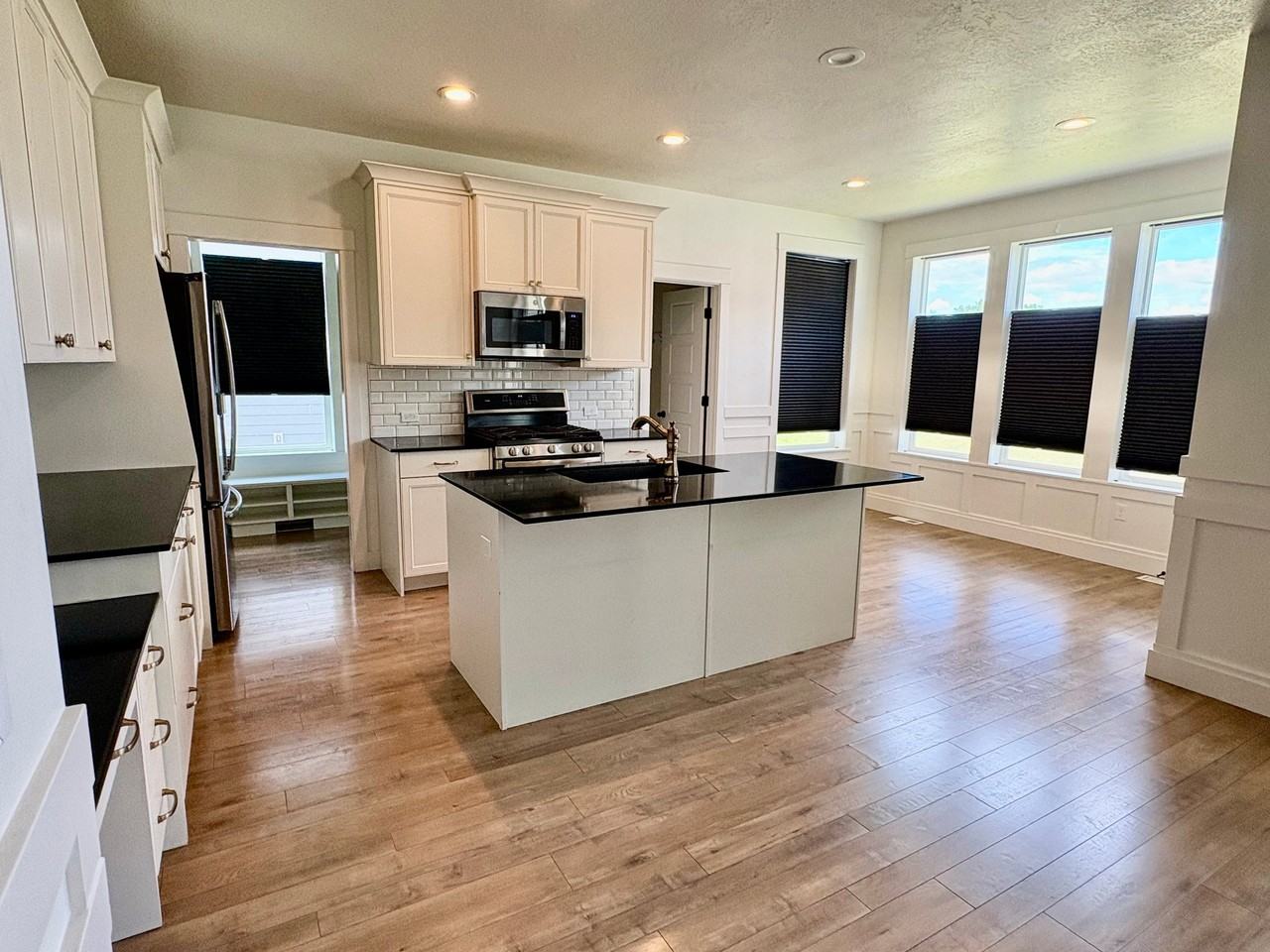104 W Glenna Way - Photo 5 of 43
