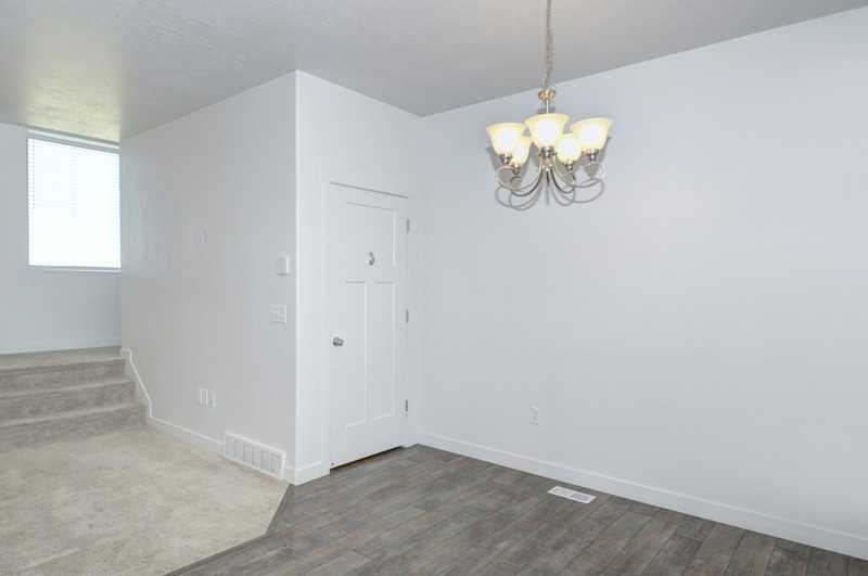 1108 W Emerald Pools Ln - Photo 4 of 21