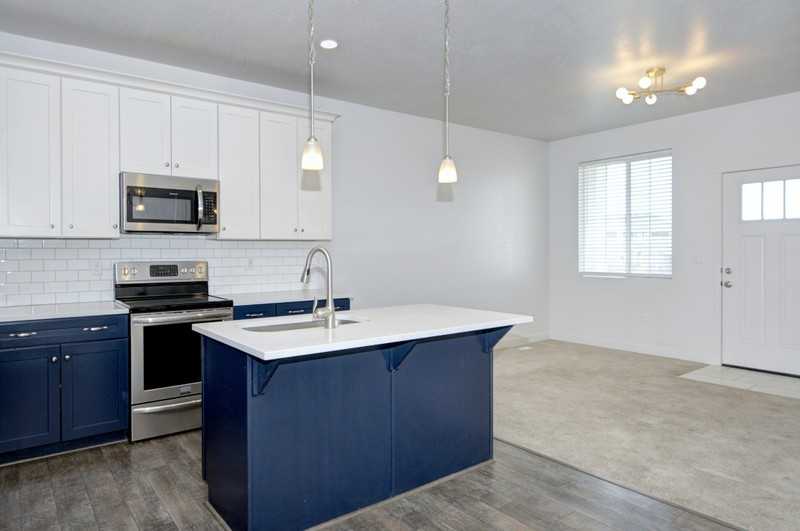 1108 W Emerald Pools Ln - Photo 6 of 21