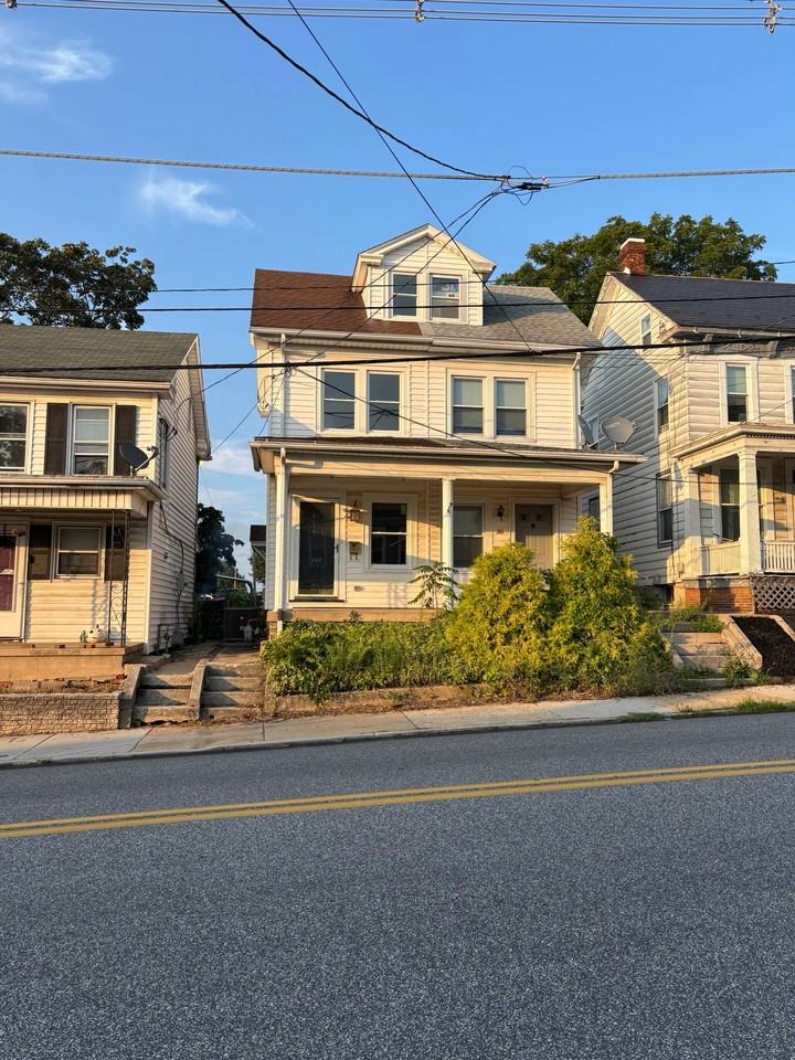263 W Main St - Photo 2 of 14