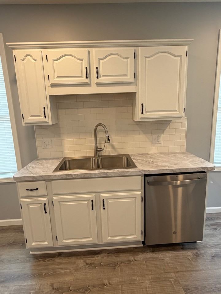 27 Norwood Ave - Photo 3 of 14