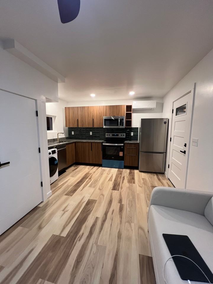 266 Monmouth Ave S - Photo 4 of 9