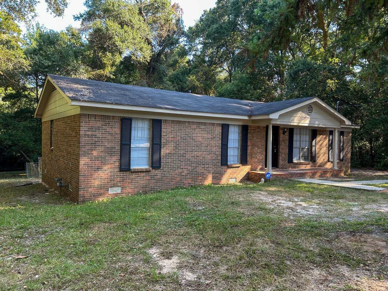 1716 Northview Dr - Photo 2 of 19
