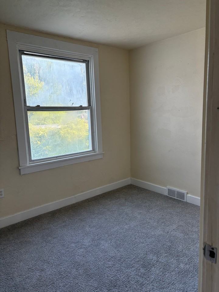 2515 S 18th St #1 - Photo 5 of 10