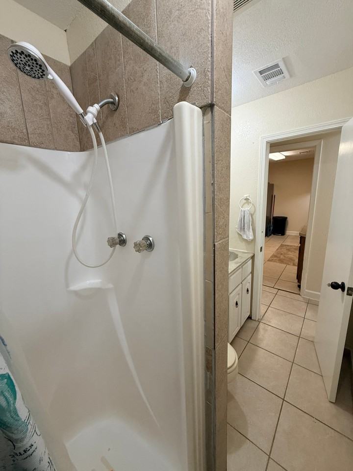 653 W Huntington Ave - Photo 3 of 20