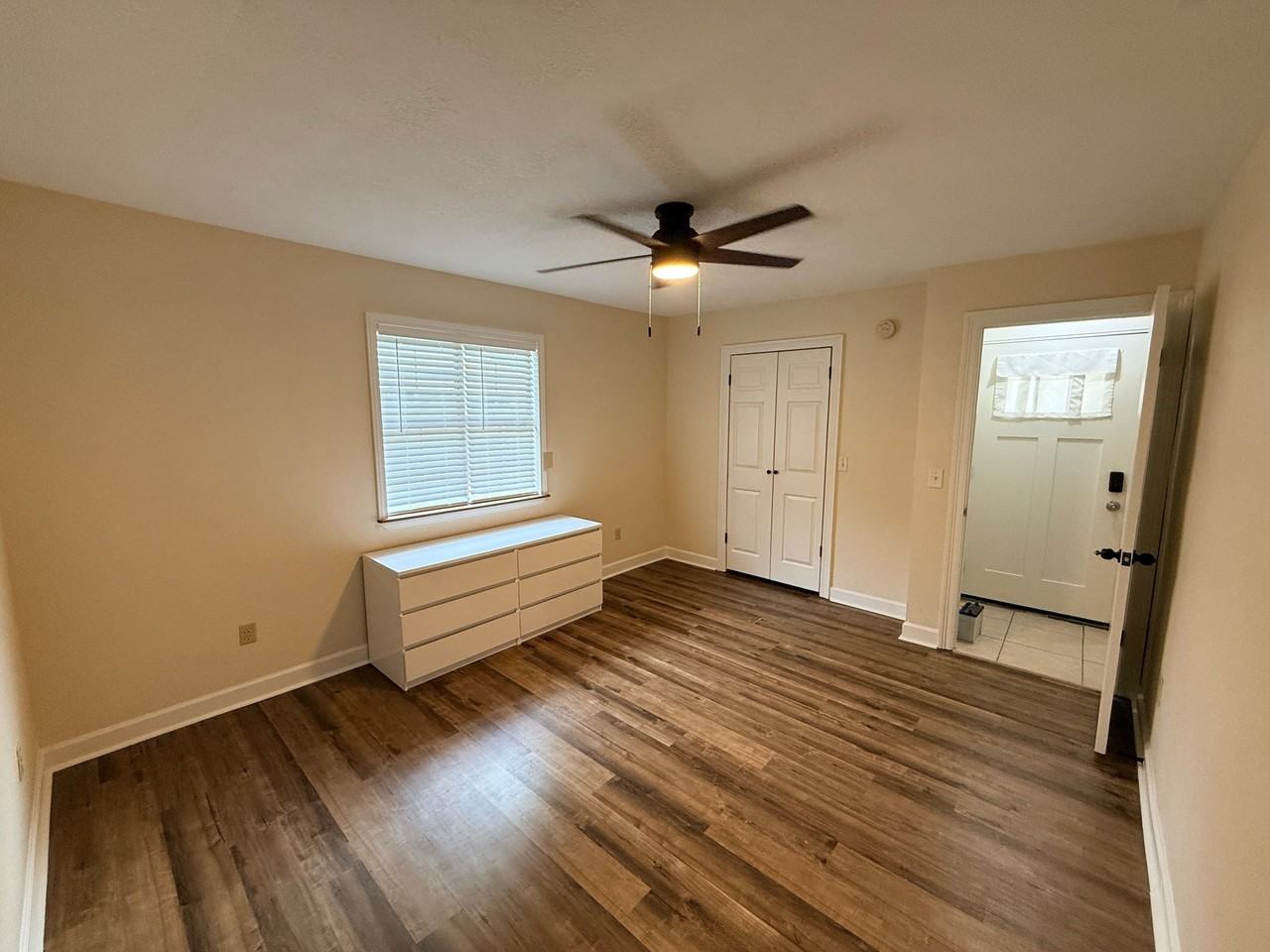 653 W Huntington Ave - Photo 6 of 20
