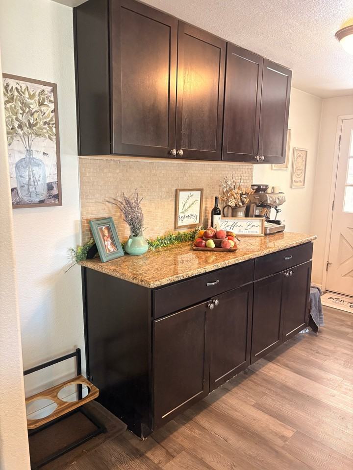 1070 Berea Dr - Photo 4 of 14