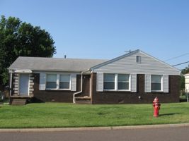 featured image of 526 E Harmon Dr