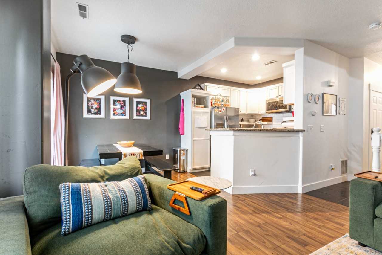 14073 S Chardonnay Way - Photo 4 of 12