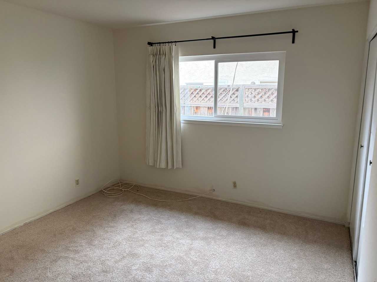 717 Potomac Ct - Photo 3 of 8