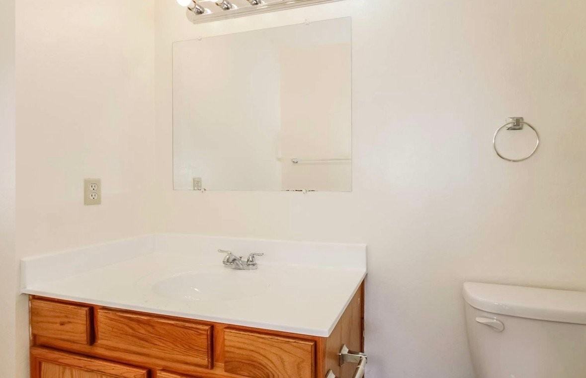 341 Buford Pl - Photo 6 of 8