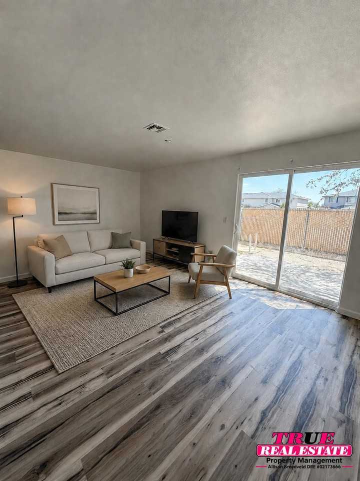 805 Sunny Ln #D - Photo 4 of 10