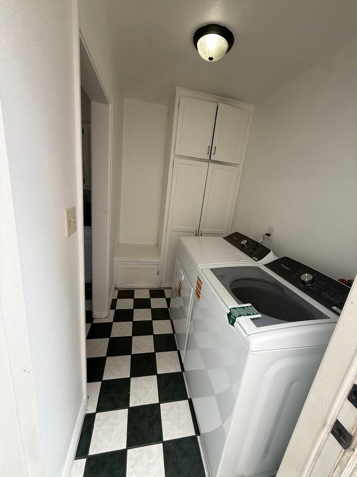 242 E Del Amo Blvd - Photo 4 of 13