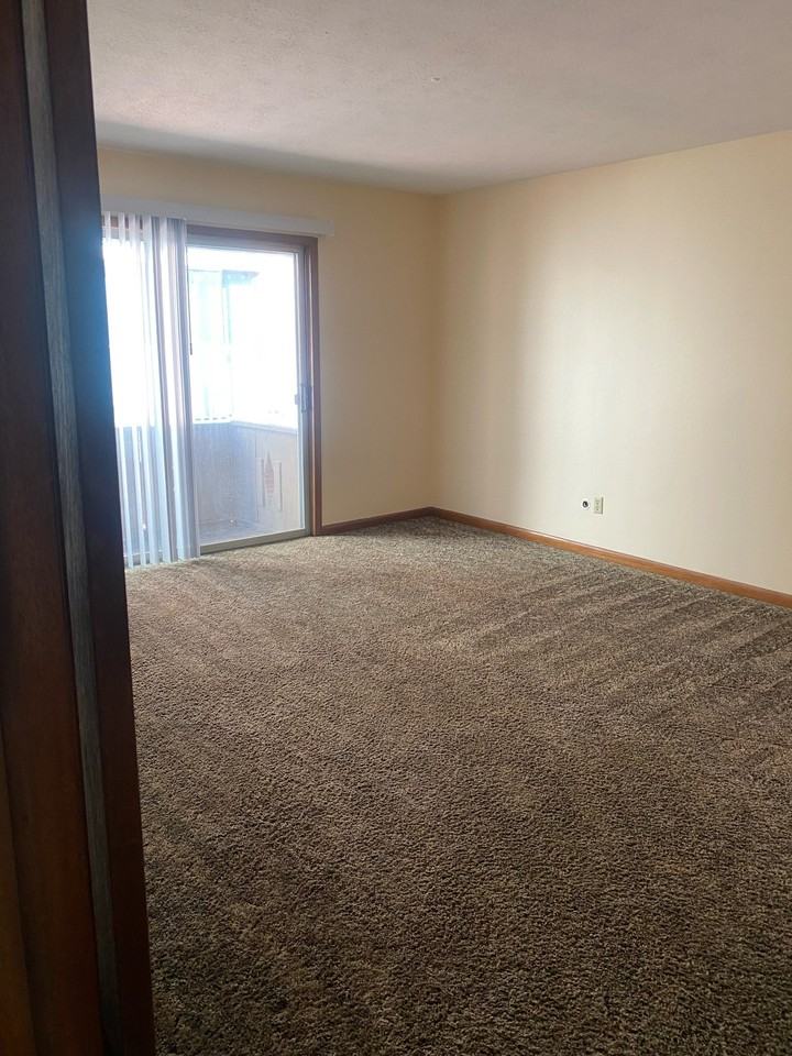 1257 E Elm St #303 - Photo 3 of 10