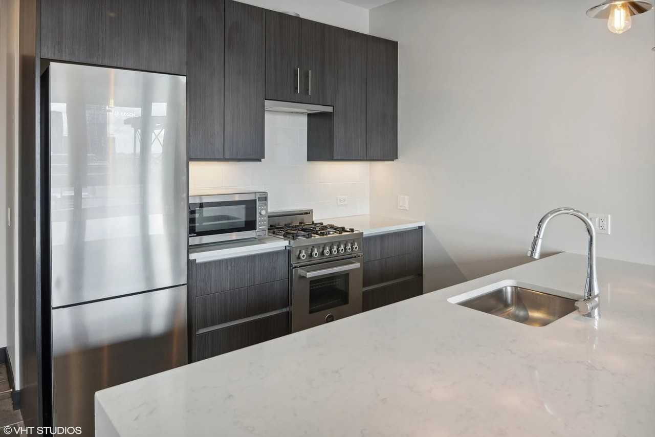 1080 W Randolph St - Photo 3 of 13