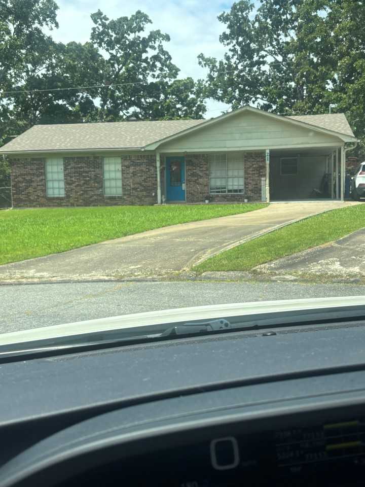 1 Emerald Cir - Photo 3 of 11