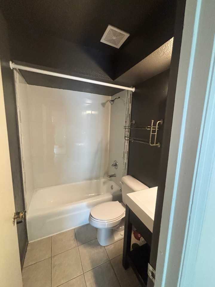 1 Emerald Cir - Photo 5 of 11