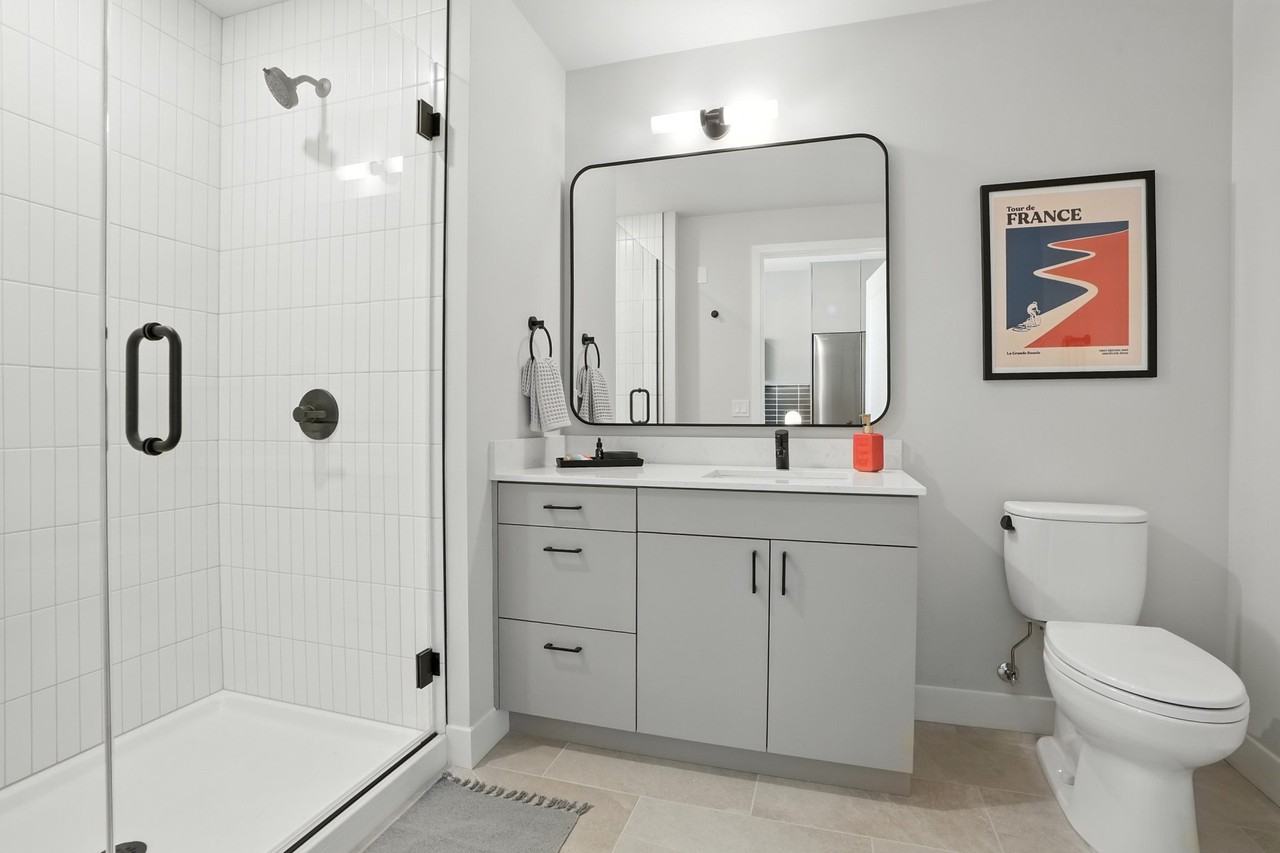 1119 W Carroll Ave - Photo 6 of 19