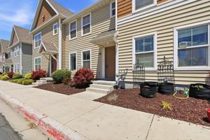 featured image of 174 W Finlay Dr