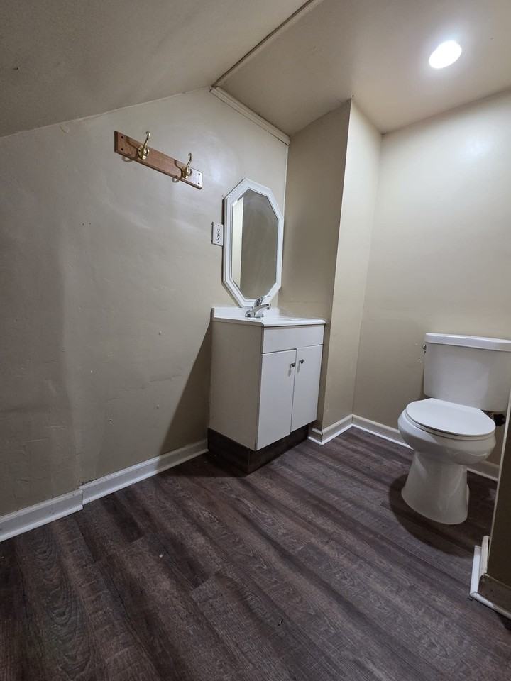 13835 Barclay St - Photo 2 of 17